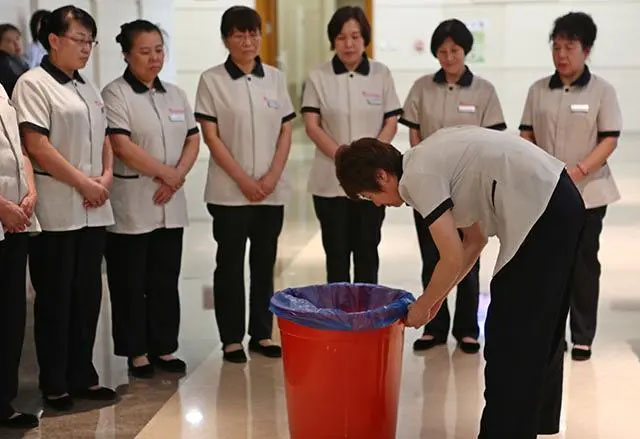 公司駐場(chǎng)保潔托管外包